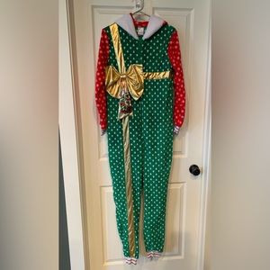 Zip up Christmas Jumpsuit/Romper. Size Medium
